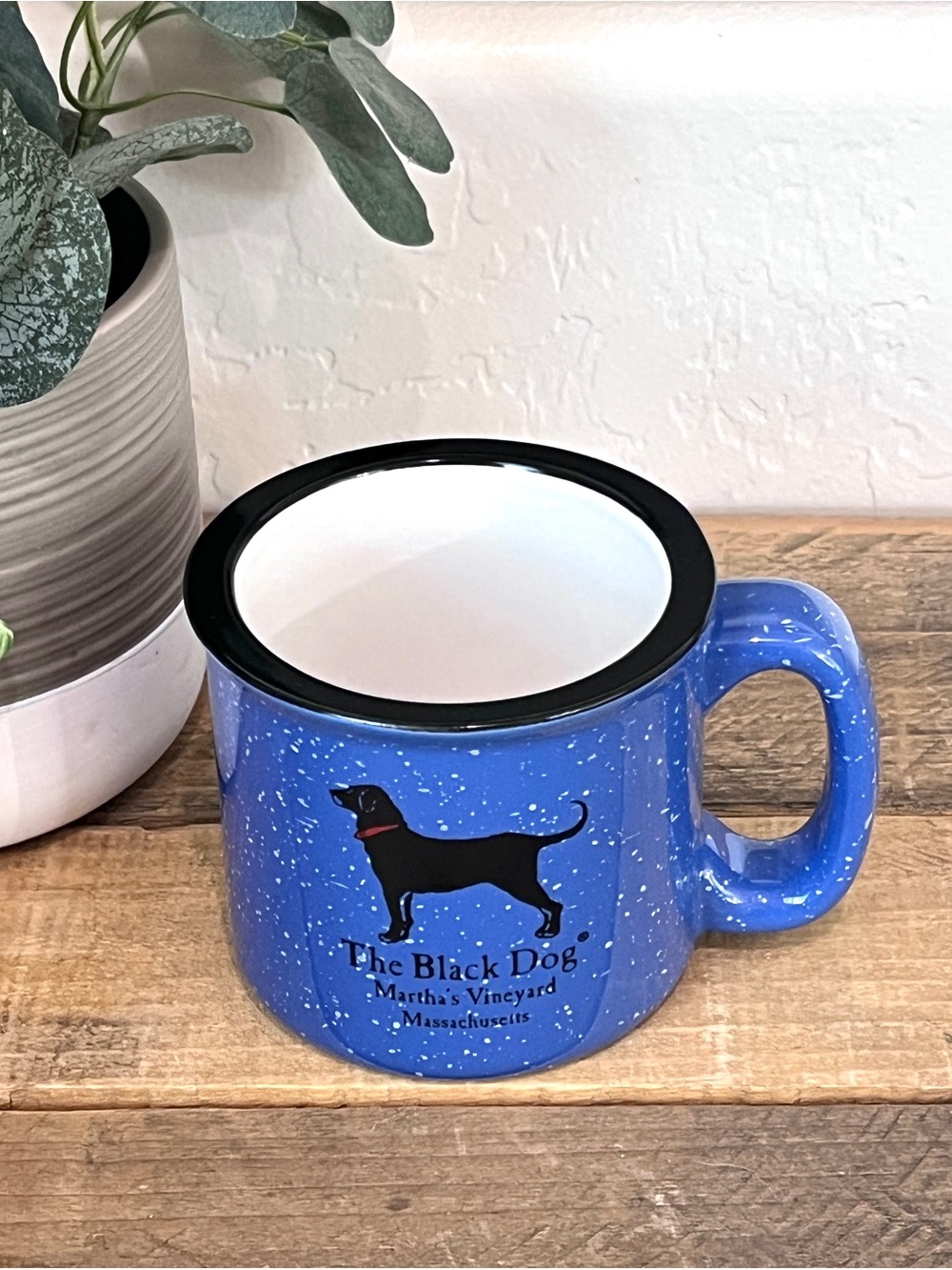 The Black Dog Martha's Vineyard Blue Speckled Campfire Ceramic Mug Heavy